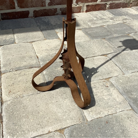 Vintage - Sword Styled Ashtray - Extremely Unique - Free Standing - Rustic Metal - Picture 3 of 11